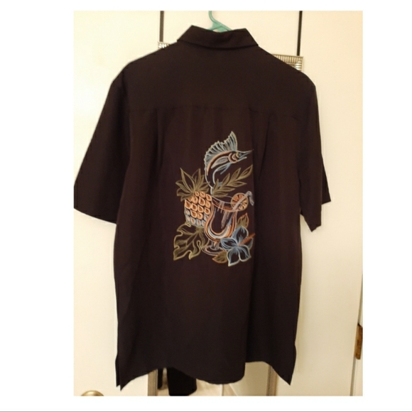 PRICE DROP!!  NEW - Weekender Tropictail Shirt (Men’s) - Picture 1 of 10